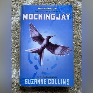 mocking jay (hunger game book)